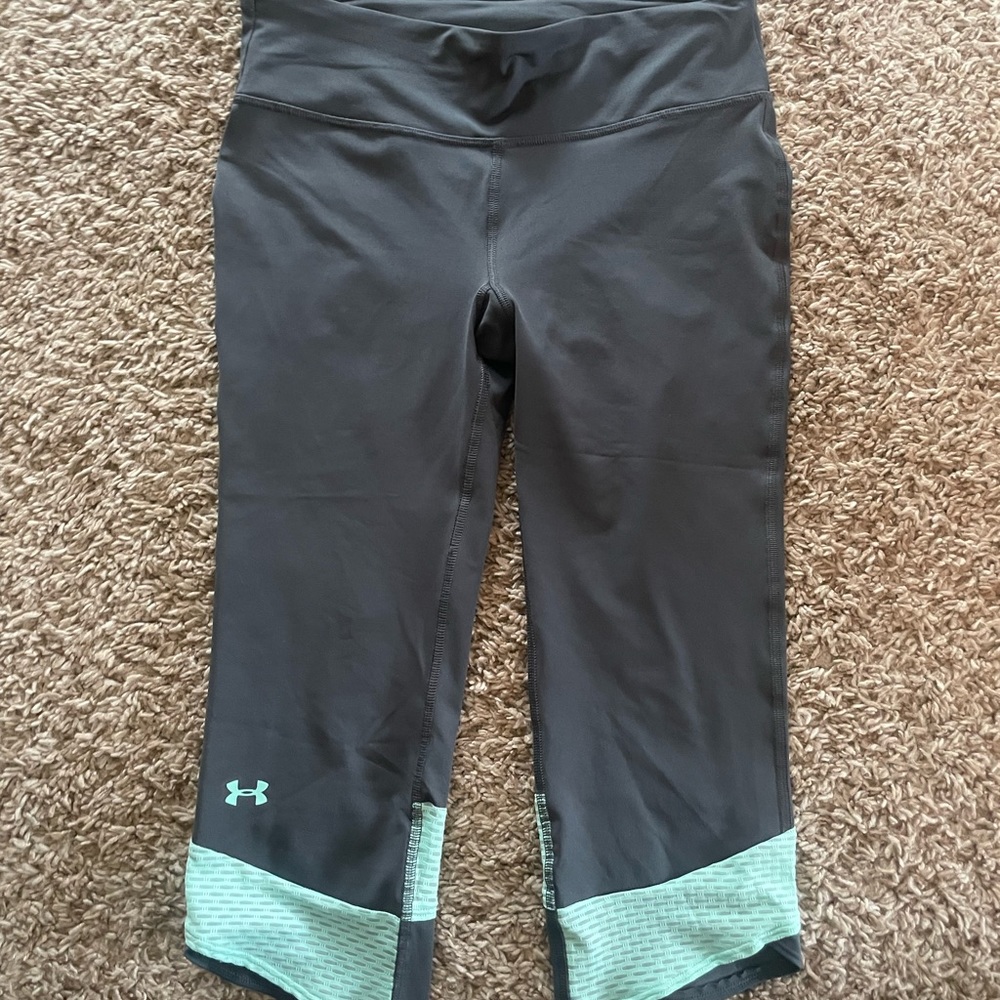 Underarmor Capris - image 1